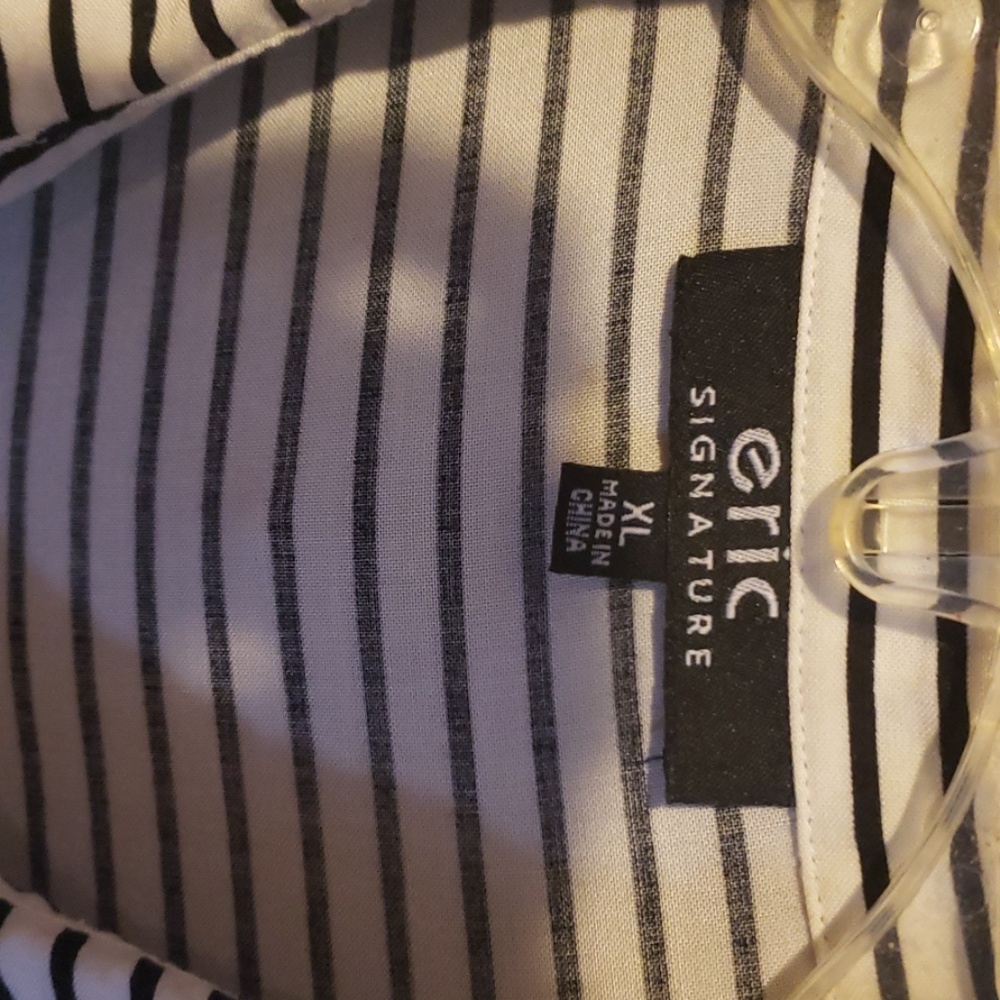 Womans button down blouse - Picture 3 of 3